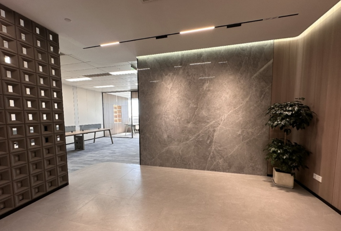 建工大唐國際廣場辦公室出租，211㎡,報價4.8元/m2/天