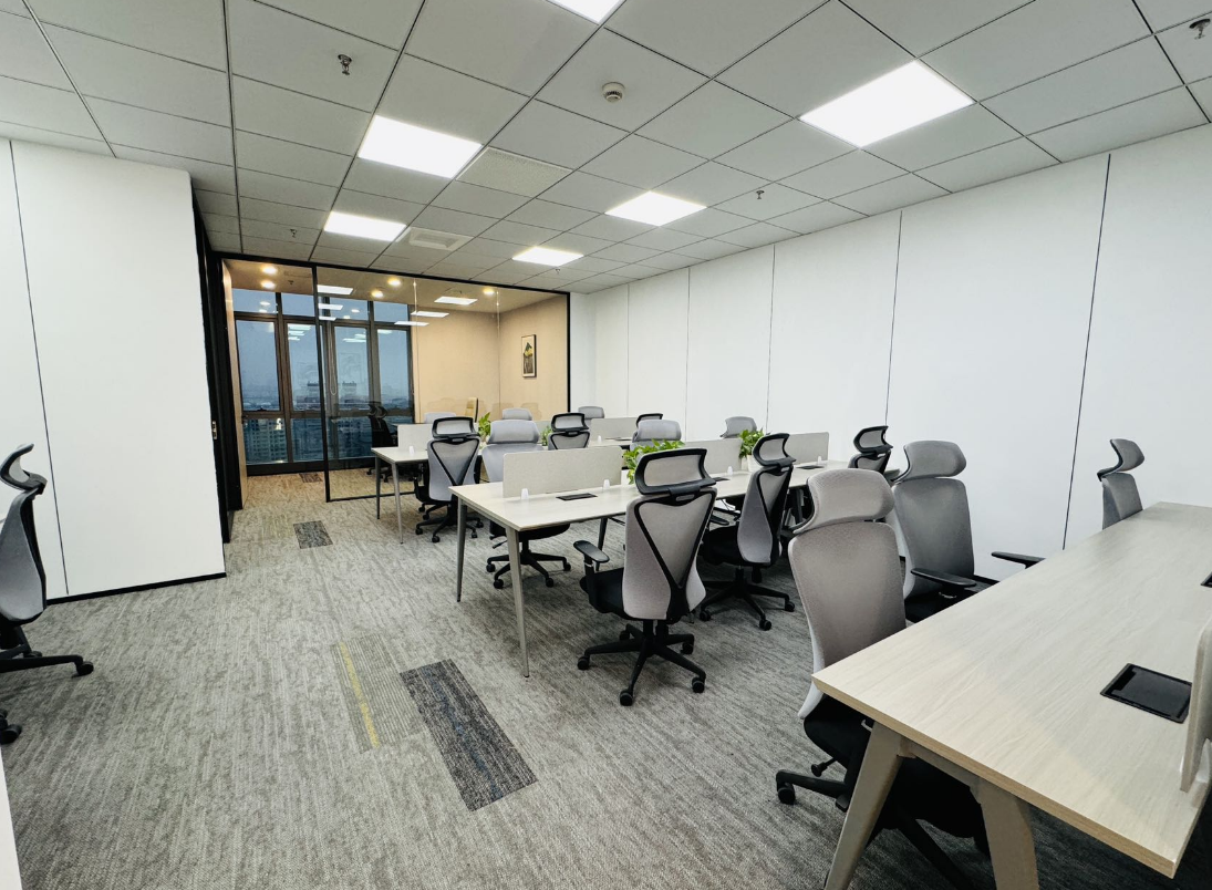 文通國際廣場辦公室出租，面積186㎡，租金2.4元/平/天