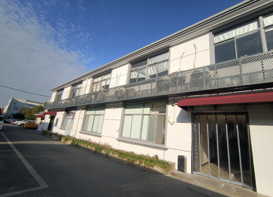 香樟園寫字樓出租，面積84平米，租金3元/平米/天